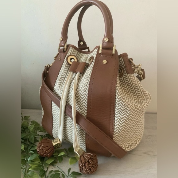 TORY BURCH GWENDOLYN LARGE BUCKET CROSSBODY BAG - Picture 1 of 12